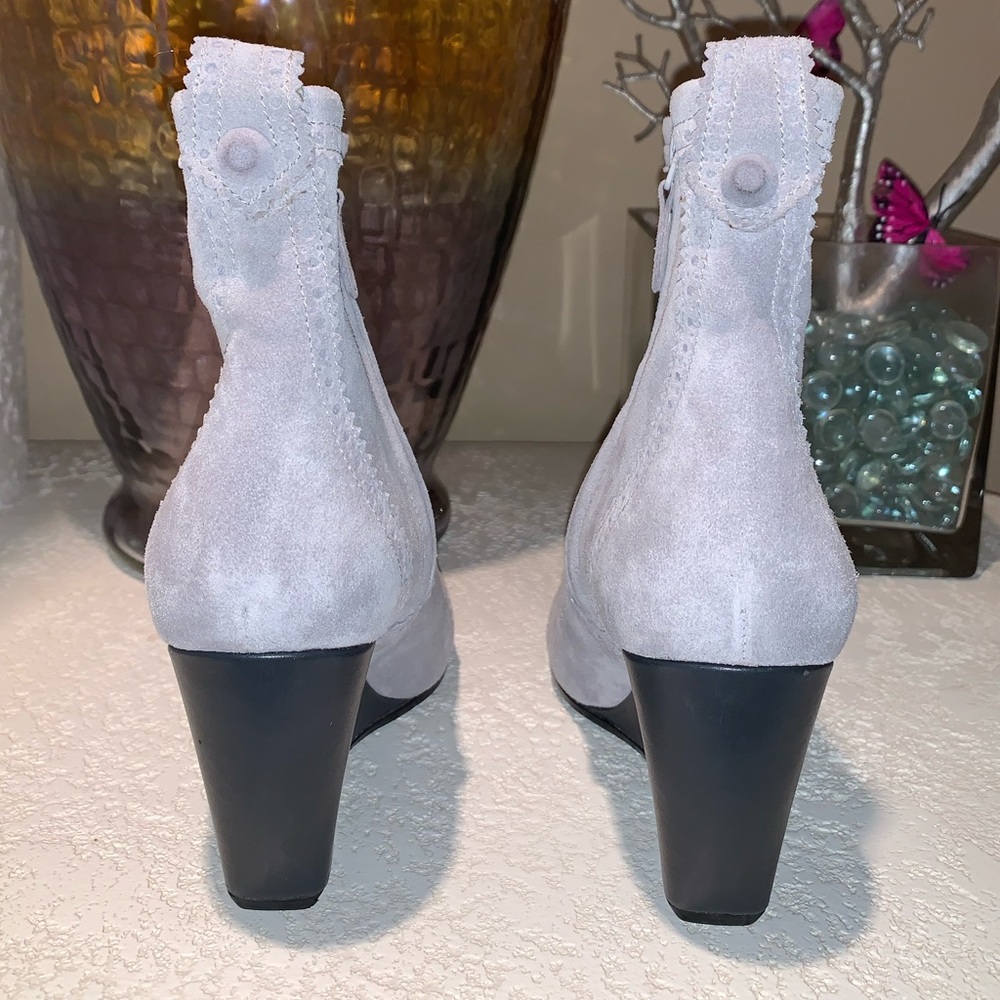 BALENCIAGA Gray Suede Booties - Picture 6 of 13